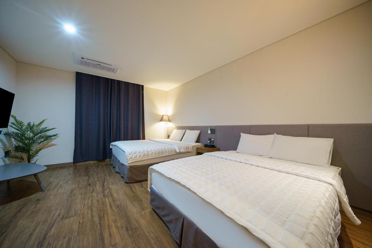 גייאונגג'ו Mtm Family Hotel מראה חיצוני תמונה