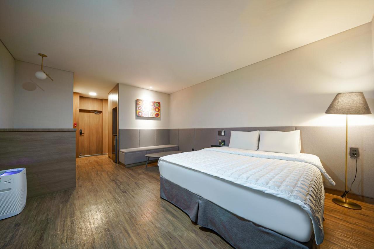 גייאונגג'ו Mtm Family Hotel מראה חיצוני תמונה