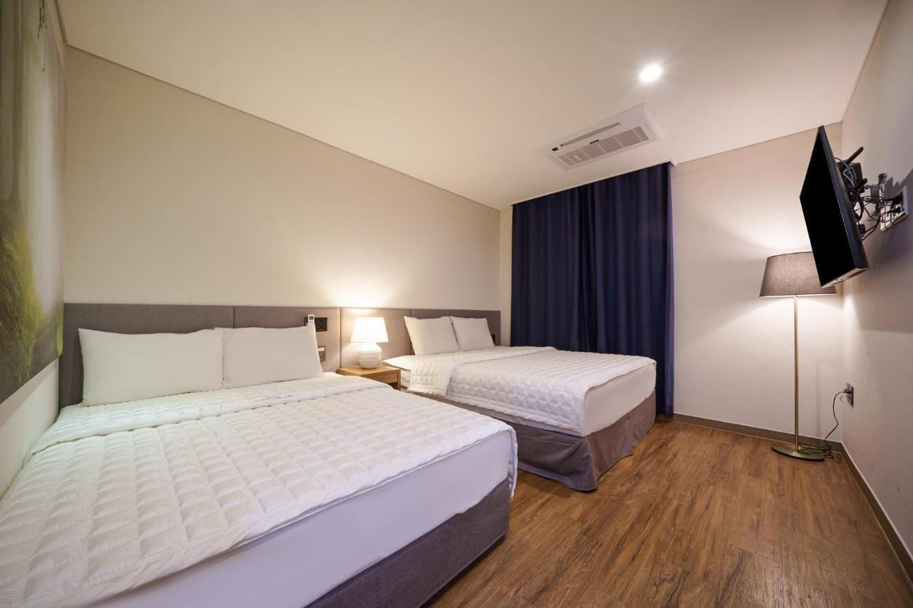 גייאונגג'ו Mtm Family Hotel מראה חיצוני תמונה