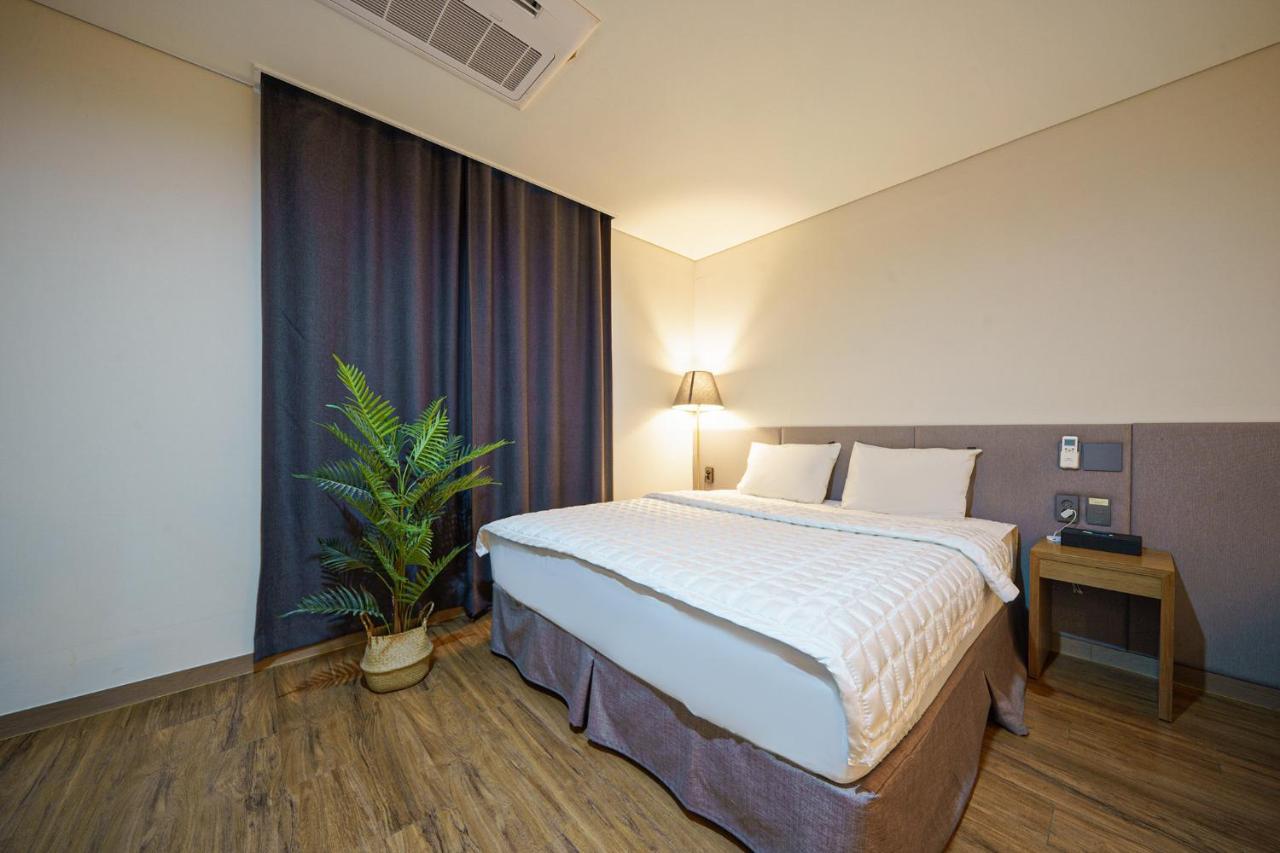 גייאונגג'ו Mtm Family Hotel מראה חיצוני תמונה