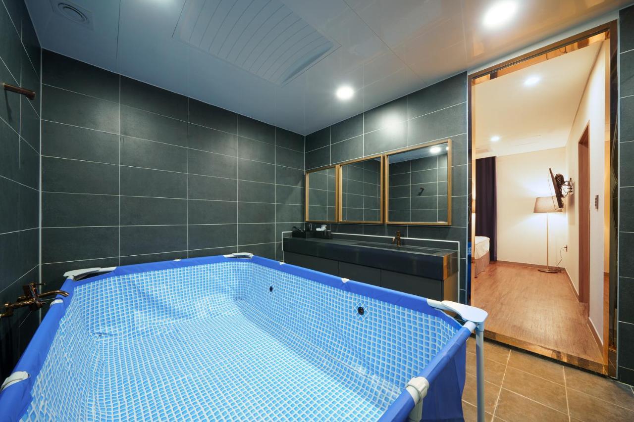 גייאונגג'ו Mtm Family Hotel מראה חיצוני תמונה