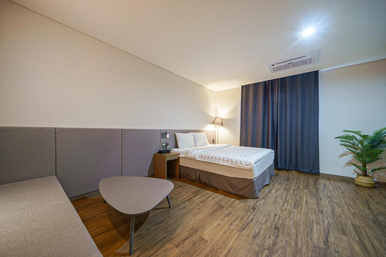גייאונגג'ו Mtm Family Hotel מראה חיצוני תמונה