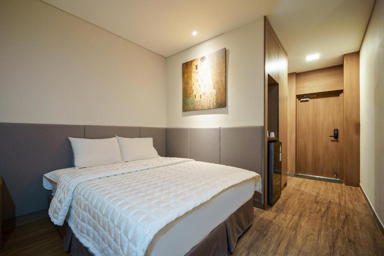 גייאונגג'ו Mtm Family Hotel מראה חיצוני תמונה